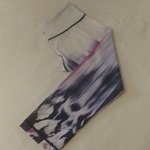 Lululemon wunder under